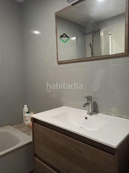 Foto b0cdebe7-db22-4e4b-9290-b95649d2b786. Dúplex piso amplio y totalmente exterior, muy luminoso, en el centro a 1 minuto a pie de la playa. se vende totalmente amuebla en Cangas
