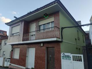 Casa a Cangas Pueblo. Casa a reformar en el centro de cangas