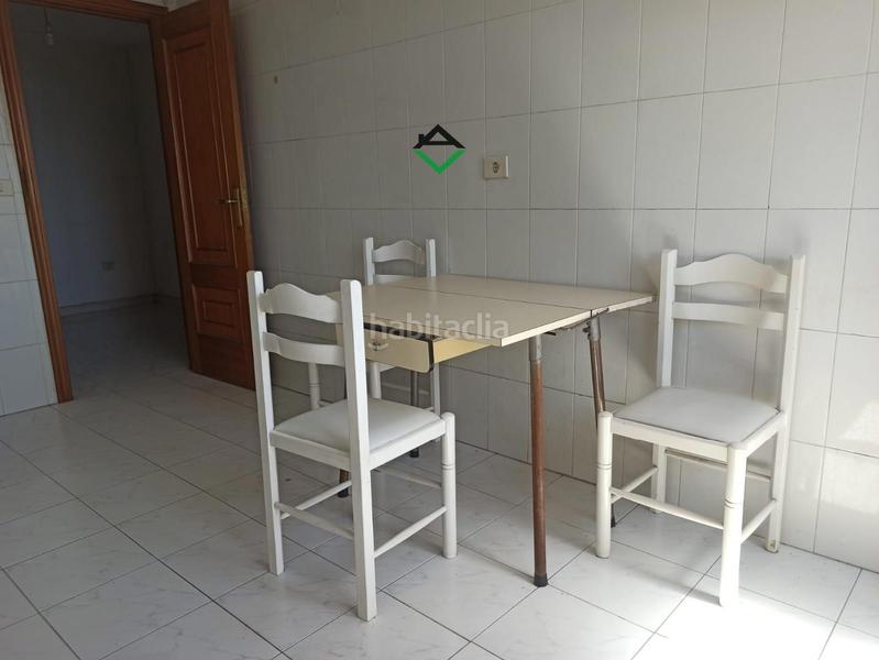 Foto 84ae00e9-efa9-4e5d-9df7-b41c2fd60f9f. Ático piso grande en Cangas pueblo Cangas