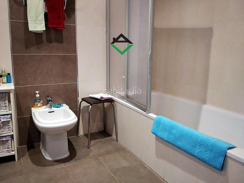 Foto ab44ccb3-370e-4ef5-9fc8-e50b5cb8afc9. Duplex con riscaldamento parcheggio in Coiro Cangas