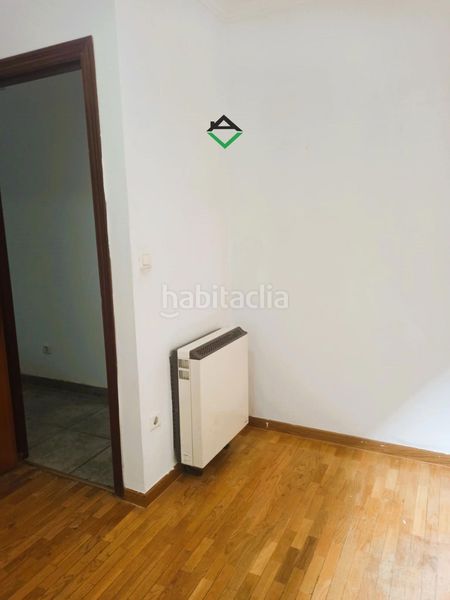 Foto 4c9386b0-acda-480f-9d7e-7d61249234c5. Pis amb calefacció aparcament a Coiro Cangas