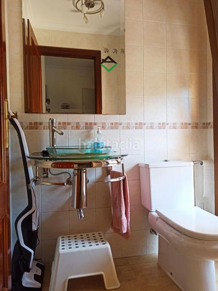 Foto 1e4d26c5-fc3a-4327-8482-e4fbe29e2af0. Casa adossada amb calefacció aparcament a Darbo Cangas