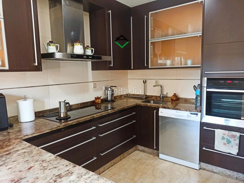 Foto f7d80c30-e9e9-4647-b38d-546c53293e31. Casa adossada amb calefacció aparcament a Darbo Cangas