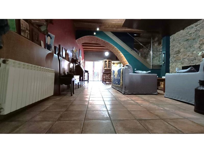 Foto 570b542f-10b3-44cb-814d-8da5b2d3a2ba. Casa adosada  en venta en centre08401 en Granollers