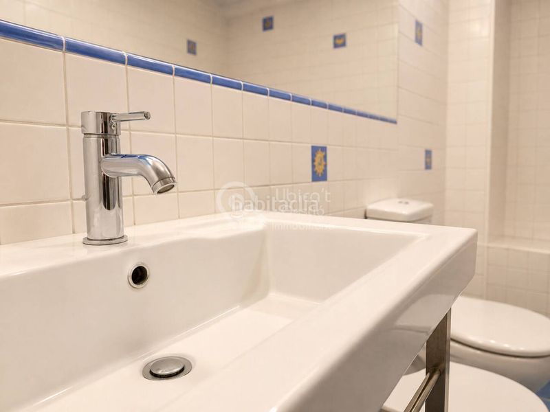 Foto e54a6c3c-9894-41f5-a487-6e8be1a4d9b0. Casa adossada amb calefacció aparcament a Lledoner Granollers