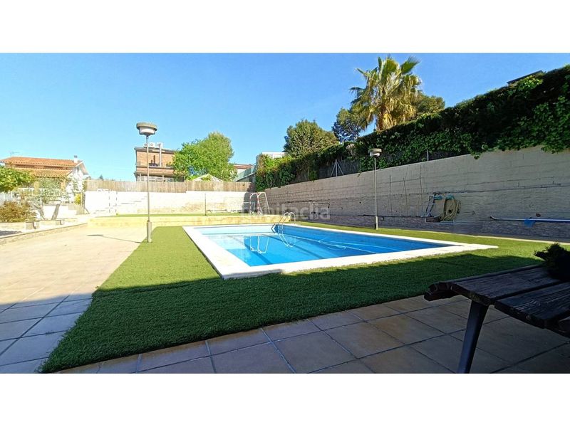 Foto 56f82f83-fdb2-4038-ae17-c2be9cc39a21. Casa amb calefacció aparcament piscina a Lliçà d´Amunt
