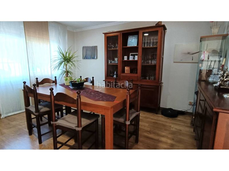Foto bf8d785a-317a-4303-af59-aa223332592a. Casa amb calefacció aparcament piscina a Lliçà d´Amunt