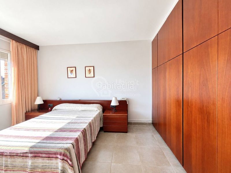 Foto 50eedbdd-2b95-49a2-92d4-fd5f9c42347a. Casa adosada magnífica casa adosada en Canovelles