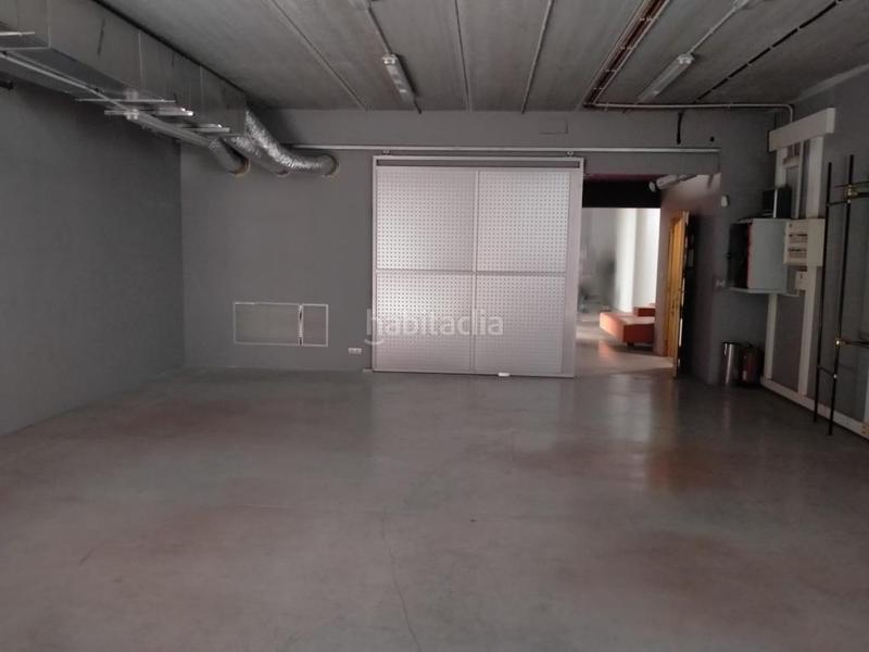 Foto 87295390-fe7b-4d63-955b-18f088e0da29. Bâtiment à usage industriel dans Erandio