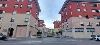 Aparcament cotxe a Mungia