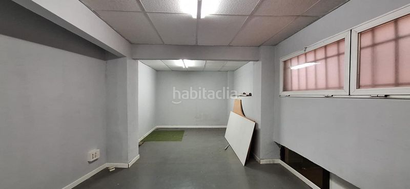 Foto caf8cc97-e039-40e2-8ca2-d34c453f70a2. Local comercial a Rekalde Centro Bilbao
