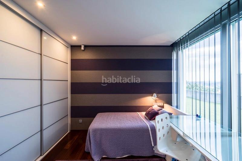 Foto cc2453f9-8dd4-42e0-97f5-e44e1d15c1fb. Chalet con parcheggio piscina in O Hío Cangas