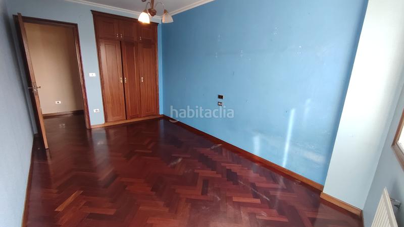 Foto ad0b6593-dca0-4fca-a1ba-d46499875340. Pis amb calefacció aparcament a O Castro Vigo