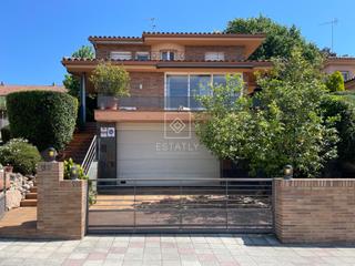 Casa  Carrer carrer riu ter. Paquete de propiedades duplicadas