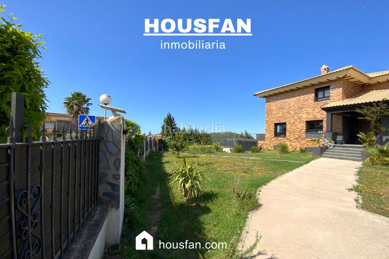 Foto 39f07b63-a0ef-4084-b3fd-e46e60e0118d. Xalet amb xemeneia calefacció aparcament piscina a Cáceres