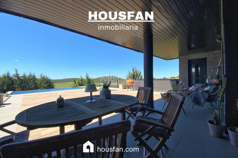 Foto 3dcca93a-f814-43da-bc56-66c2b8e248d5. Xalet amb xemeneia calefacció aparcament piscina a Cáceres