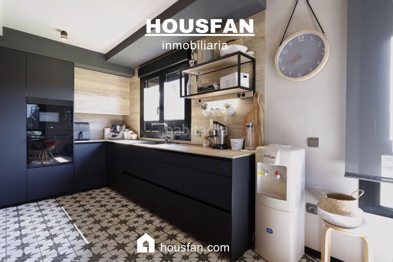 Foto 6add8a0d-d192-48e5-888f-e58a2db73cbc. Xalet amb xemeneia calefacció aparcament piscina a Cáceres