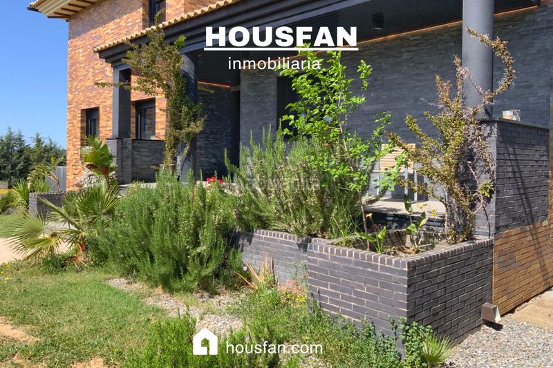 Foto 99c42e04-f778-4dab-aed1-1adca6a9b95d. Xalet amb xemeneia calefacció aparcament piscina a Cáceres