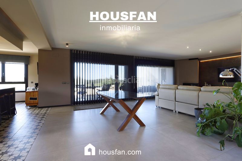 Foto a14d1d4f-4a2a-400f-a44c-95b99cde2d5b. Xalet amb xemeneia calefacció aparcament piscina a Cáceres