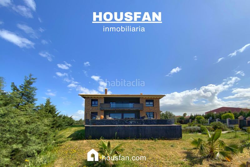 Foto af882633-f6b6-471e-a345-76b109a998d4. Xalet amb xemeneia calefacció aparcament piscina a Cáceres