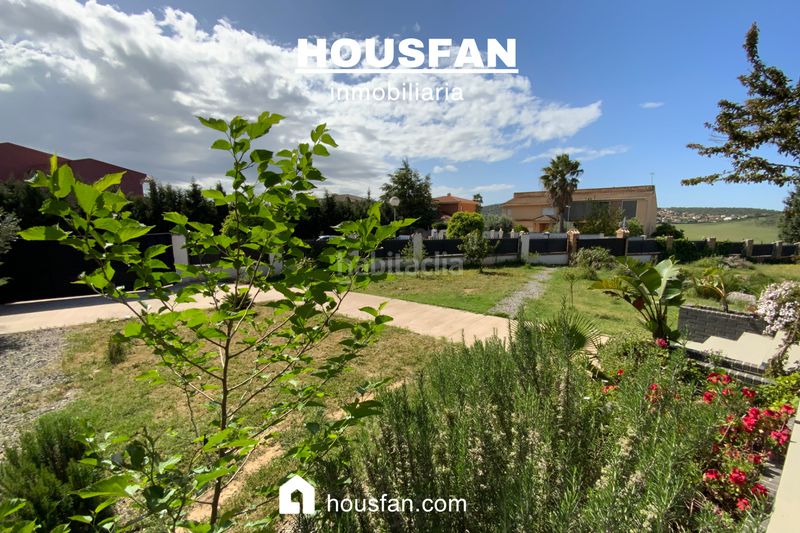 Foto b41a971e-f5b1-4d1e-8100-e0dc260173ec. Xalet amb xemeneia calefacció aparcament piscina a Cáceres