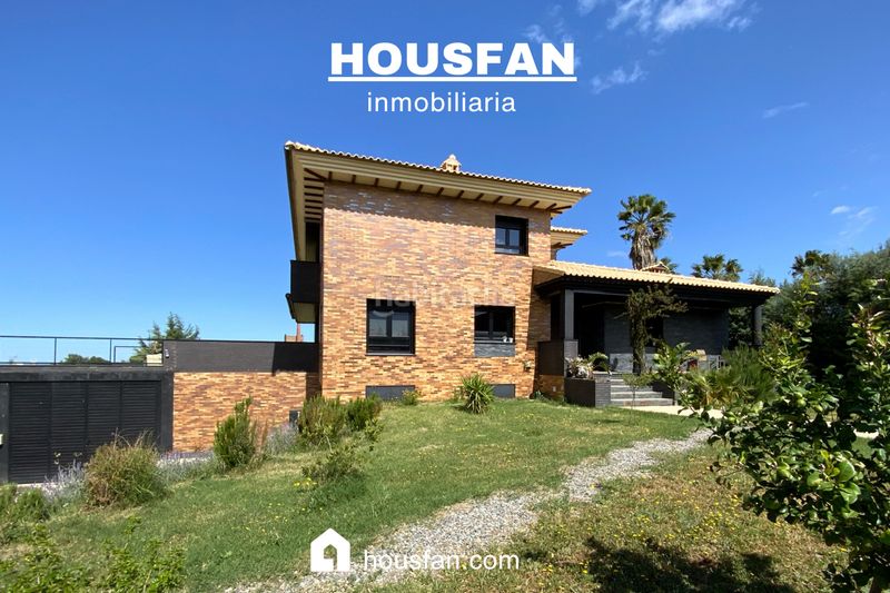 Foto b86fd0a1-6ae7-492f-b8b0-e8273b865614. Xalet amb xemeneia calefacció aparcament piscina a Cáceres