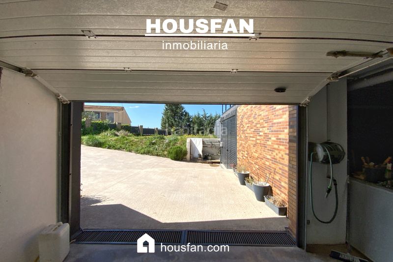 Foto c1dd7448-1440-48da-ad3c-4d24fec359ec. Xalet amb xemeneia calefacció aparcament piscina a Cáceres