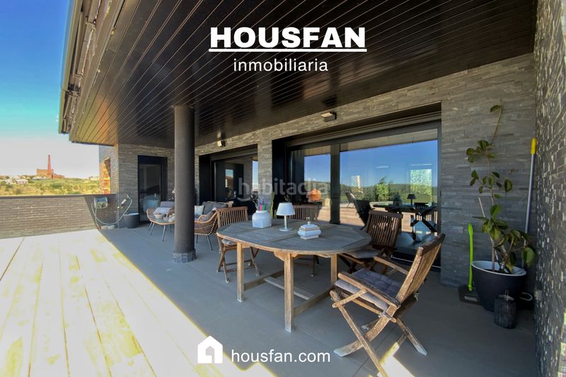 Foto d895ad8b-b12f-4f89-8ef9-3d135065dd45. Xalet amb xemeneia calefacció aparcament piscina a Cáceres