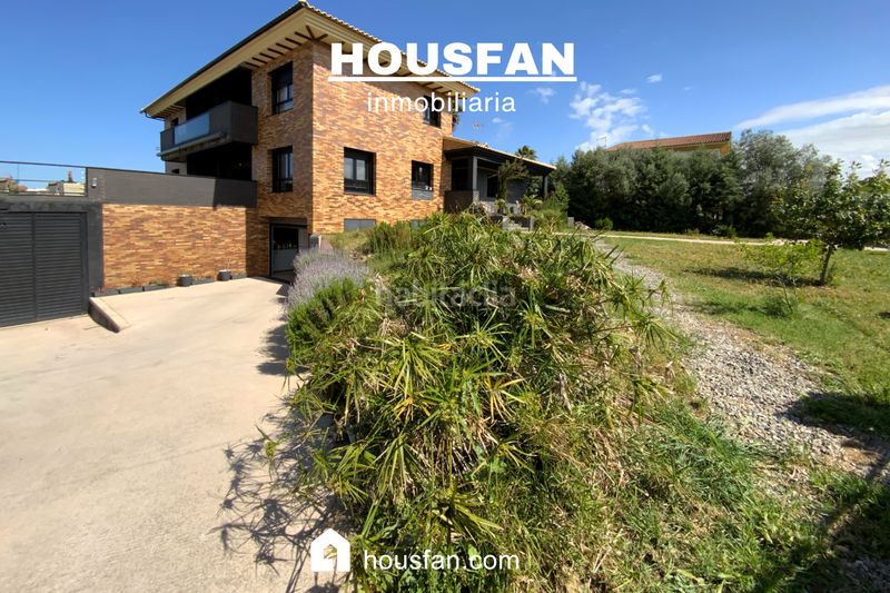 Foto e244fd97-9c47-4c40-8d02-cda7882f7913. Xalet amb xemeneia calefacció aparcament piscina a Cáceres