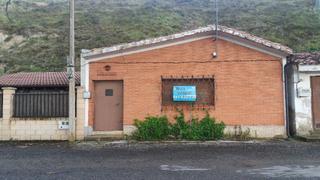 Maison  Calle las eras. Bodega merendero con calado en la montaña.