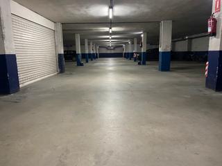 Aparcament cotxe  Avenida de los cuerpos de obras publicas. Plaza de garaje abierta