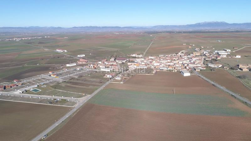 Foto eb3e7a58-ff61-491b-83e2-75bb08fa7a56. Terreno residenziale in calle pradera 23 in Hervías