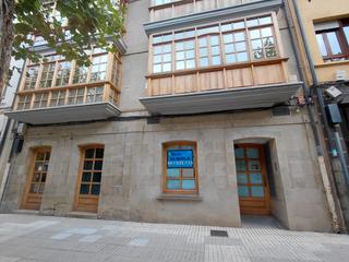 Location Local commercial  Avenida juan carlos i 24. Local en paseo de el espolón