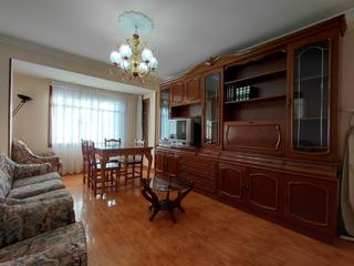 Pis a Calle san roque 27. Bonito piso muy luminoso con amplias habitaciones.