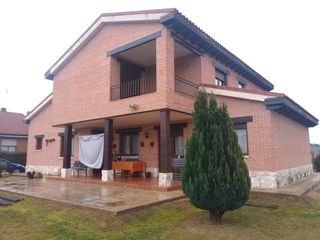Chalet  La estación. Chalet en venta en quintana del puente, 2 dormitorios.
