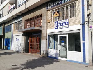 Geschäftsraum in Castilla - Hermida. Local com. en venta en castilla hermida, 6 despachos.