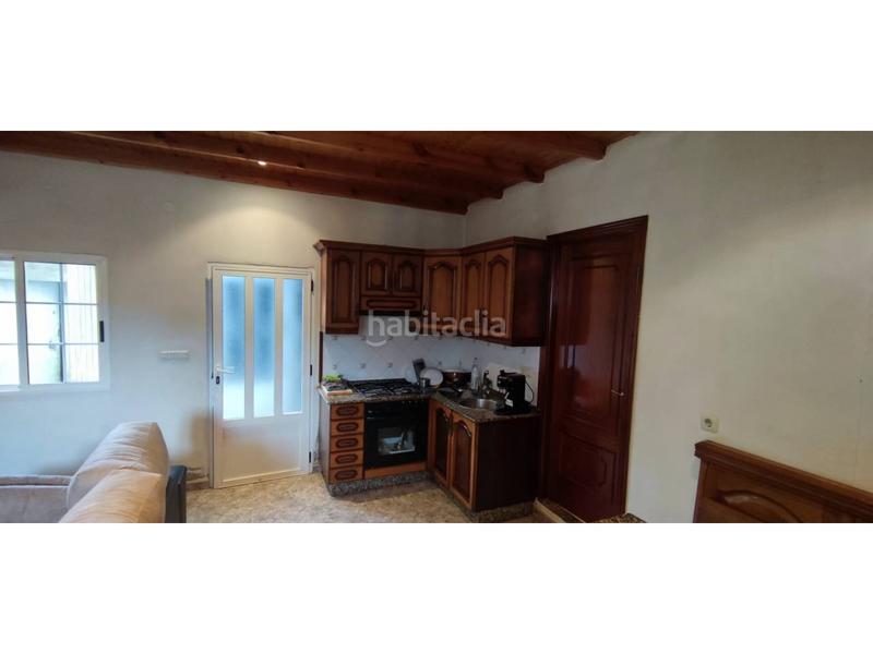 Foto 1d3afd49-b8ea-4570-b53e-7cc71f1b5c42. Maison avec parking dans Corgo (O)