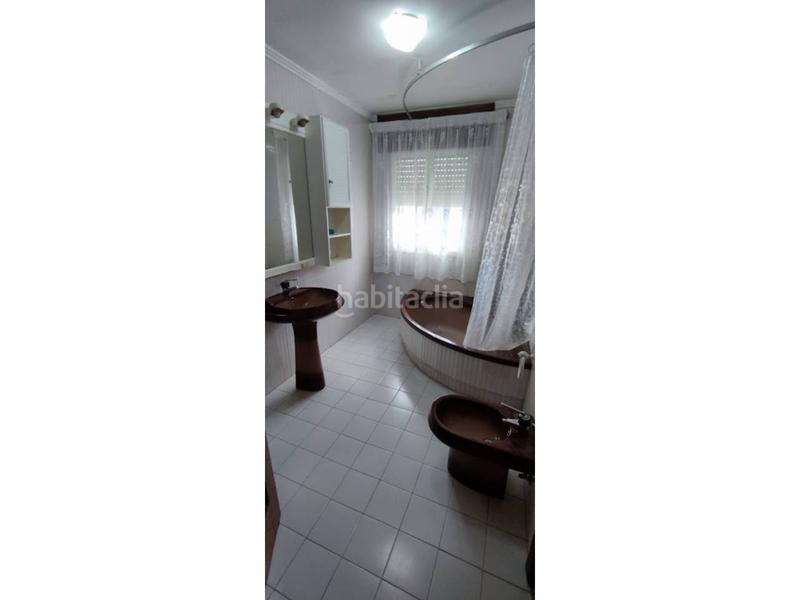 Foto 290e4437-1bb4-4703-b5a9-706918f91e0c. Maison avec parking dans Corgo (O)