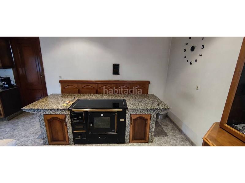 Foto 8d1fed06-604f-4bb2-84fe-79356e3bbff4. Maison avec parking dans Corgo (O)