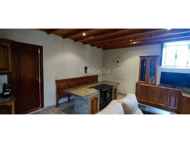 Foto b6acf6ad-4f66-4dc8-8da9-6a1556fe1bea. Maison avec parking dans Corgo (O)