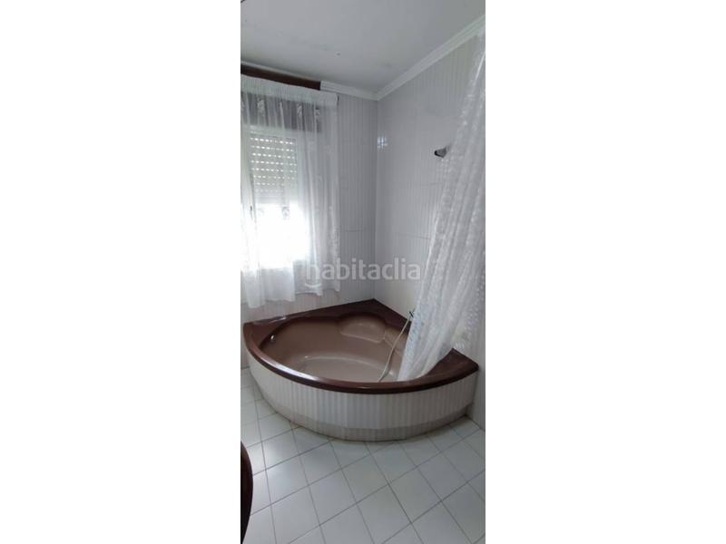 Foto fd8fcfb5-9705-4901-9084-8dd4544ba273. Maison avec parking dans Corgo (O)