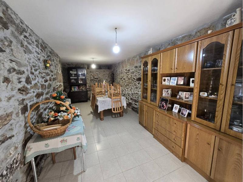 Foto 4f9c305c-e769-4fcb-8058-8a0bb3fbbec9. Casa con parcheggio in Friol