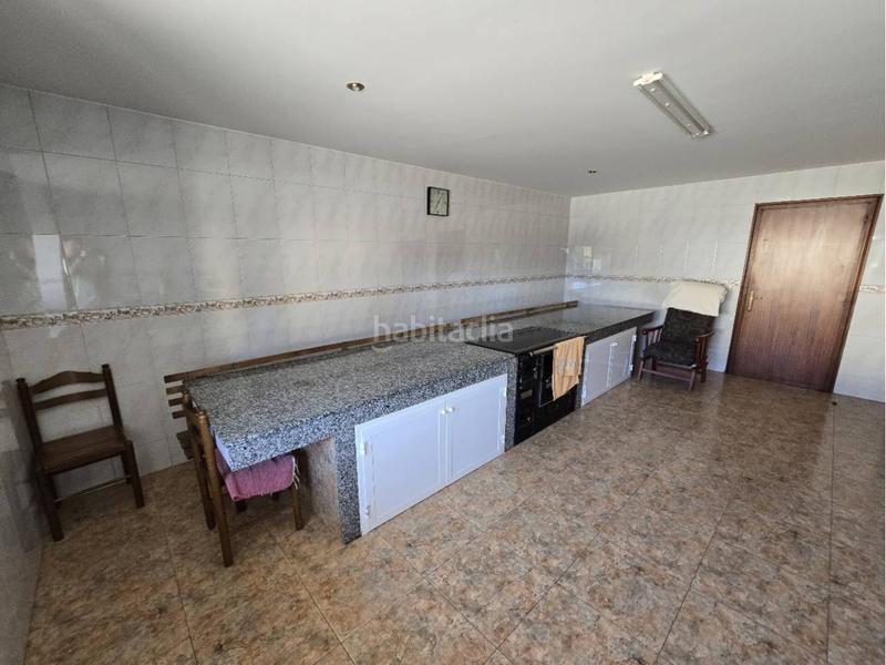 Foto 681727bb-e5ca-4d88-9ccb-cde149c9fd06. Casa con parcheggio in Friol