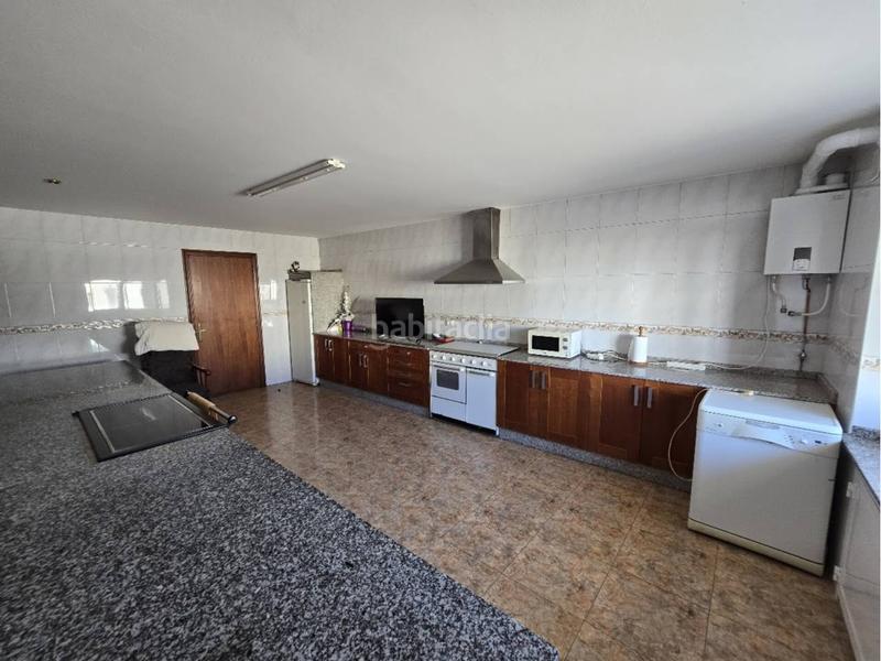 Foto c54da583-5b65-4250-beec-7950c2314c6b. Casa con parcheggio in Friol