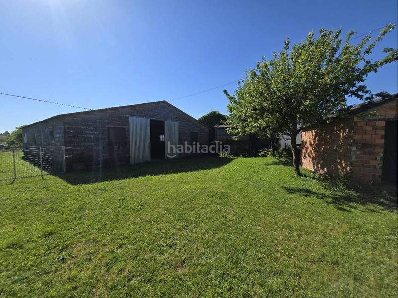 Foto caeedf6a-802e-41dd-89a7-2b269c23a1f7. Casa con parcheggio in Friol