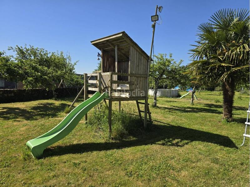 Foto 4ac8db5b-7fbe-47bd-af69-5064ebd320c1. Casa  con finca en narla en Friol