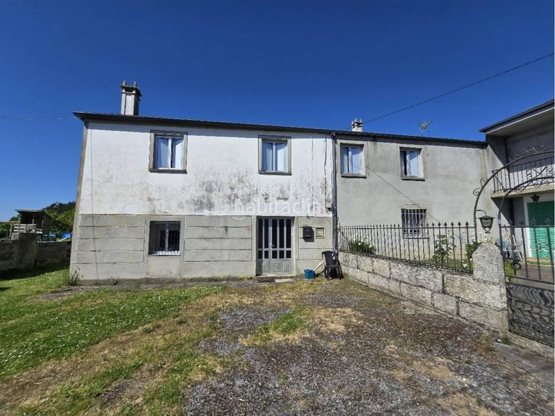 Foto 8c5eff29-d96a-4ad4-b292-0577fac879a1. Casa  con finca en narla en Friol