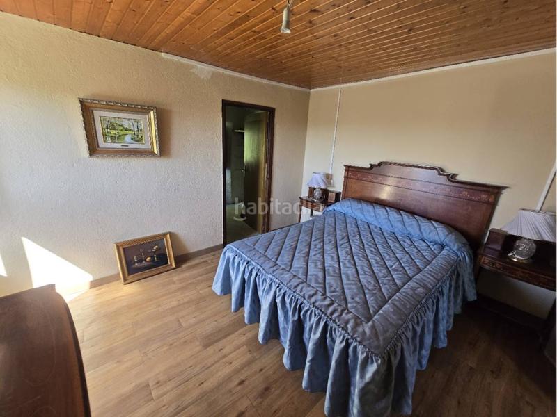 Foto ca39c718-5140-4c7f-8e0d-a361d79168a1. Casa  con finca en narla en Friol