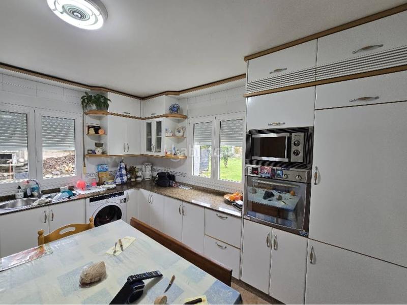 Foto 8bfd3557-439c-411e-9d55-bea09a79989c. Chalet with heating parking in Corgo (O)