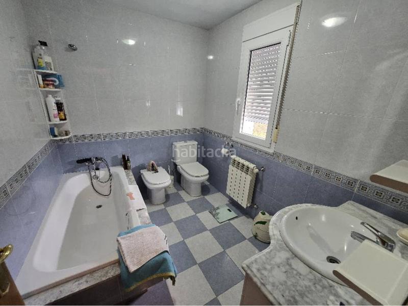 Foto 9401eced-ccc7-42e2-b821-493b972ade2a. Chalet with heating parking in Corgo (O)